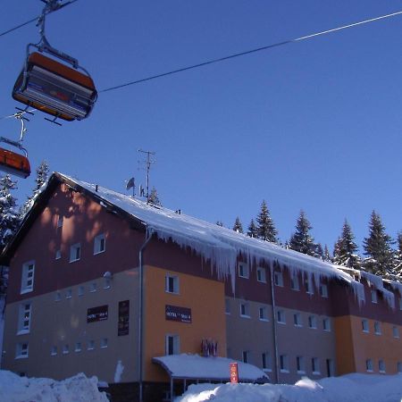 Hotel Pod Vlekem Loučná pod Klínovcem Exterior foto