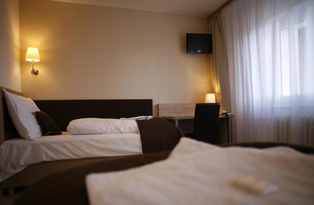 Hotel Pod Vlekem Loučná pod Klínovcem Exterior foto