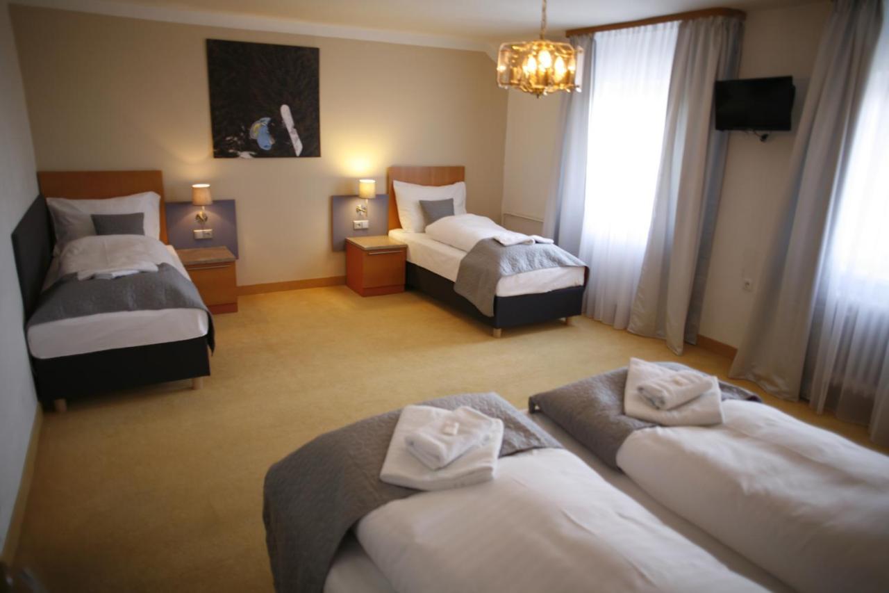 Hotel Pod Vlekem Loučná pod Klínovcem Exterior foto