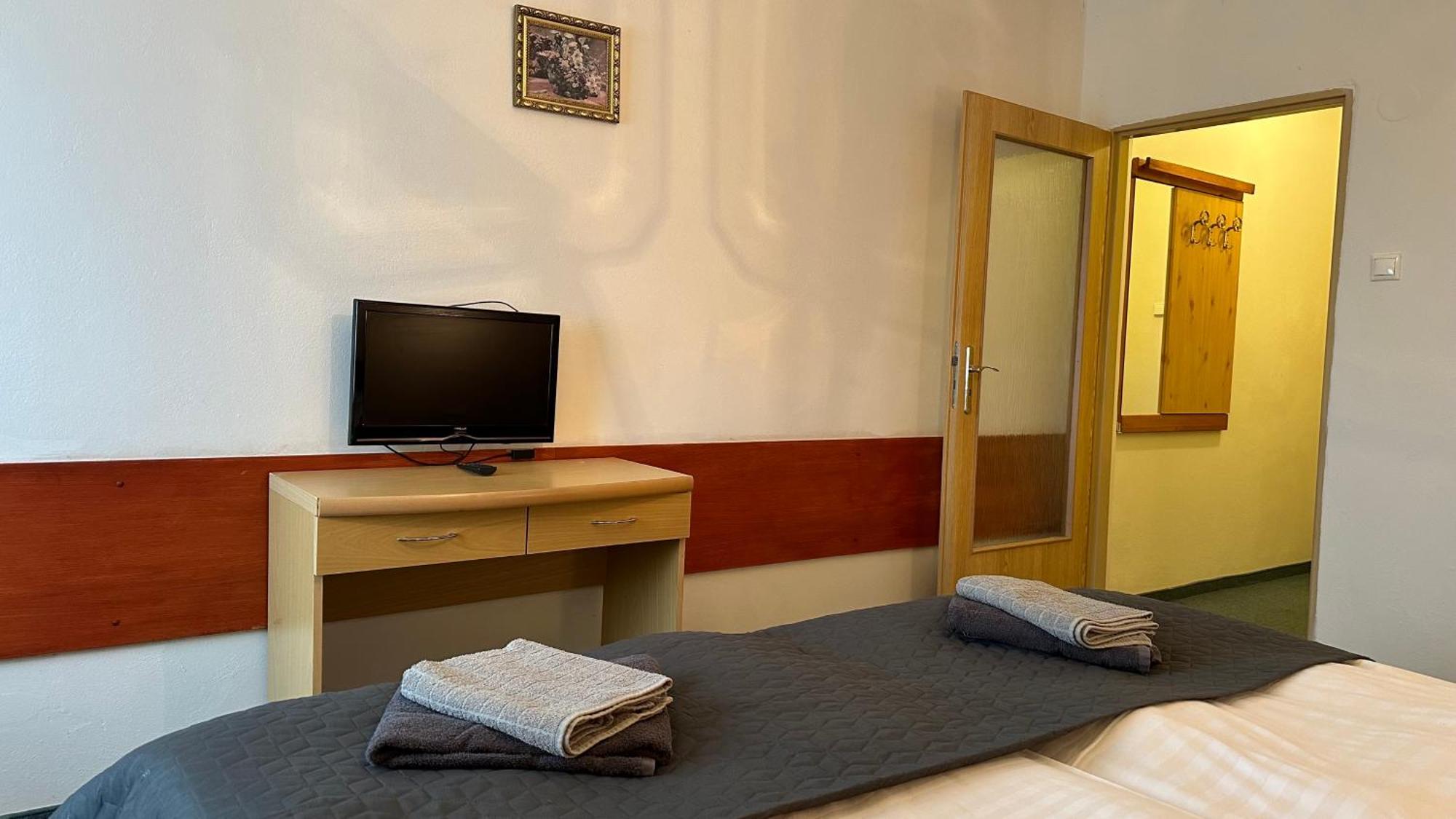 Hotel Pod Vlekem Loučná pod Klínovcem Exterior foto