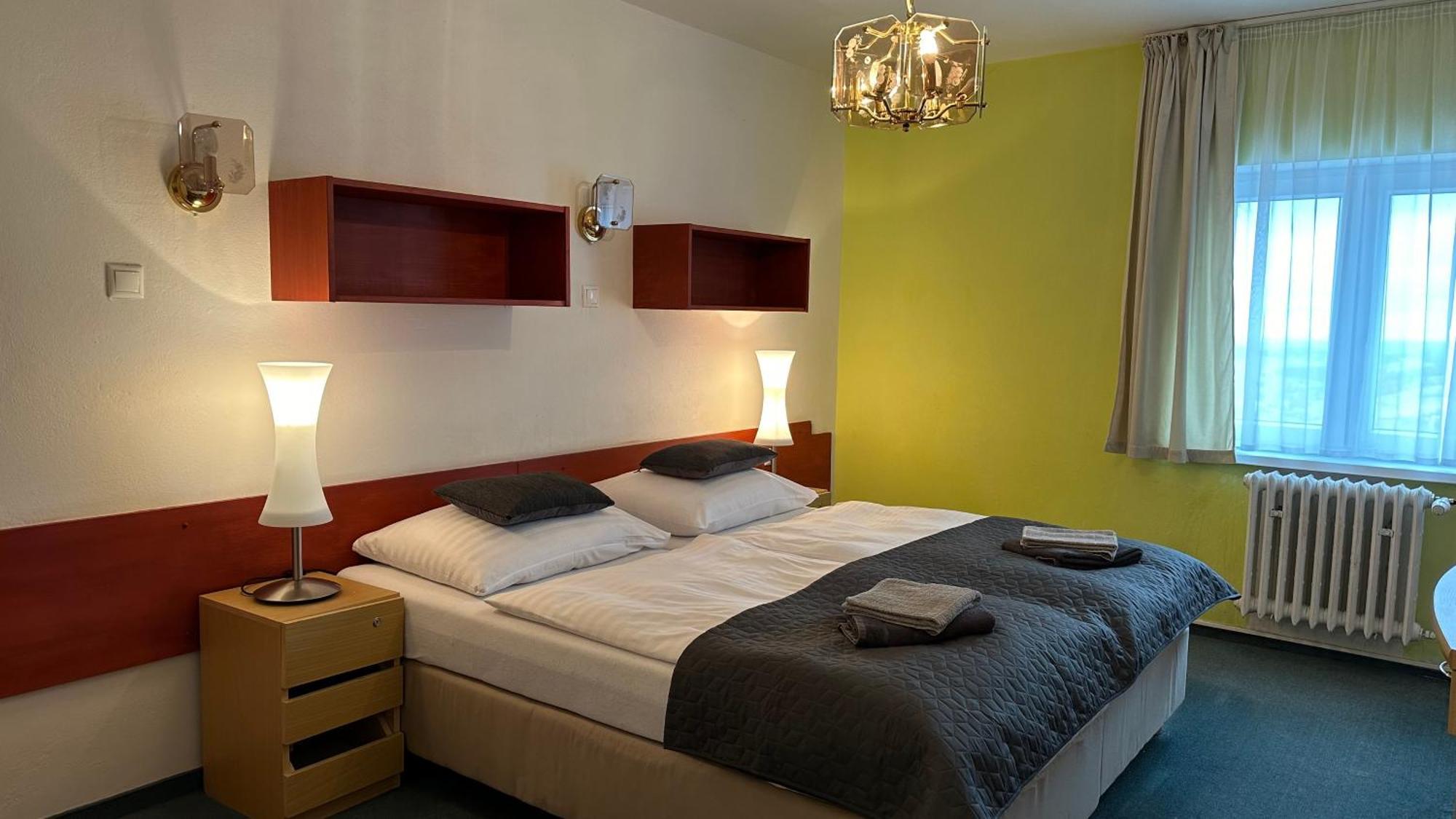 Hotel Pod Vlekem Loučná pod Klínovcem Exterior foto